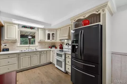 Kitchen - 858 Morningside Ln, Arnold, MO 63010 photo 2 of 3