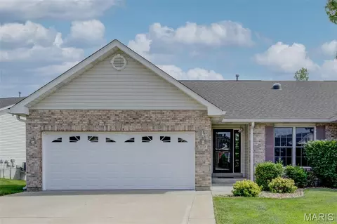 1134 Villa Flora Dr #44A, O'fallon, MO 63366