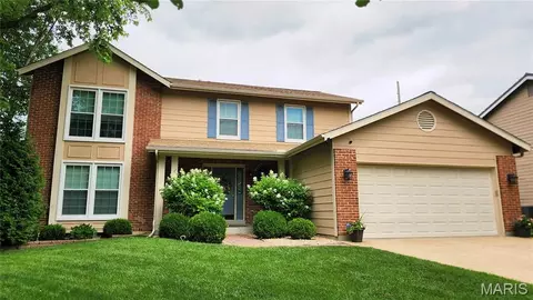 6 Misty Hollow Ct, Saint Charles, MO 63303