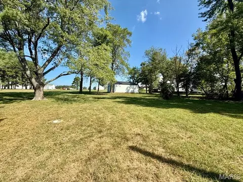 Exterior - 235 Maple Ave, Licking, MO 65542 photo 8 of 9