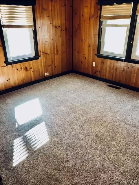 Bedroom - 235 Maple Ave, Licking, MO 65542 photo 3 of 4