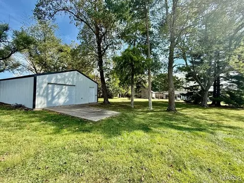 Exterior - 235 Maple Ave, Licking, MO 65542 photo 4 of 9