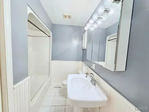 Bath - 235 Maple Ave, Licking, MO 65542 photo 3 of 3