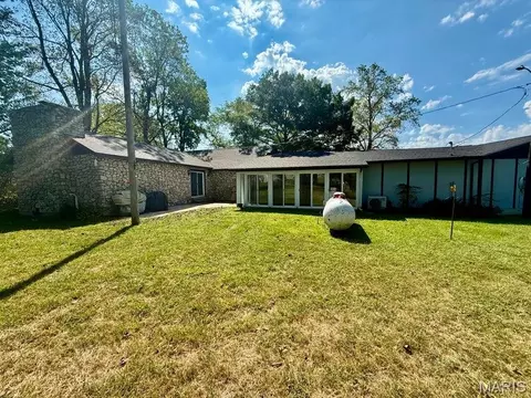 Exterior - 235 Maple Ave, Licking, MO 65542 photo 7 of 9