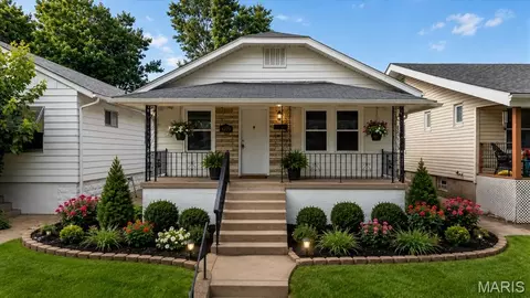 5220 Dewey Ave, Saint Louis, MO 63116