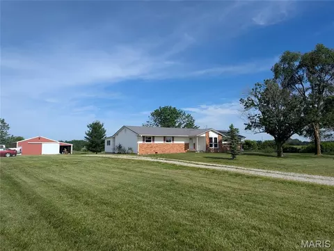 1434 Mulberry Grove Rd, Mulberry Grove, IL 62262