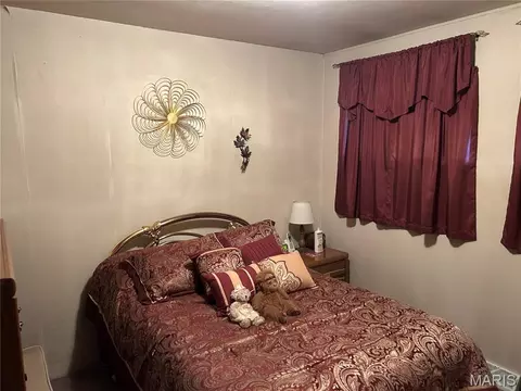 Bedroom - 1228 Arrowhead Dr, Olivette, MO 63132 photo 2 of 2