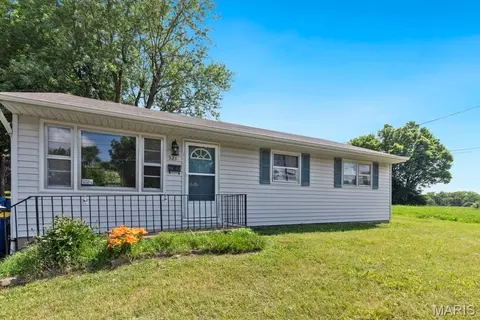 521 E 7th St, Washington, MO 63090