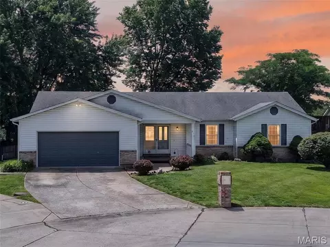 412 Pandora Ct, Saint Peters, MO 63376