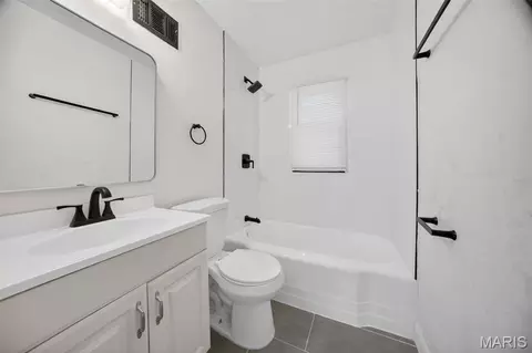 Bath - 346 Mueller Ave, Ferguson, MO 63135 photo 1 of 3