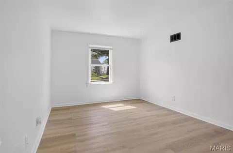 Bedroom - 346 Mueller Ave, Ferguson, MO 63135 photo 3 of 3