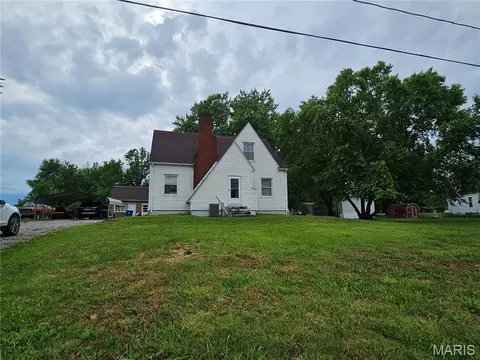 1009 St Louis, Sparta, IL 62286