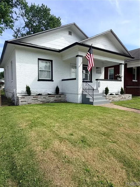 2712 Iowa St, Granite City, IL 62040