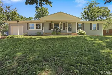 1709 3rd Pkwy, Washington, MO 63090