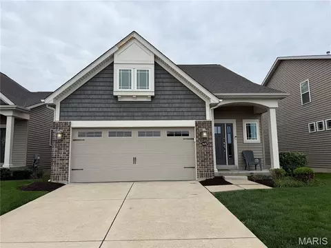 2487 Windswept Farms Dr, Eureka, MO 63025