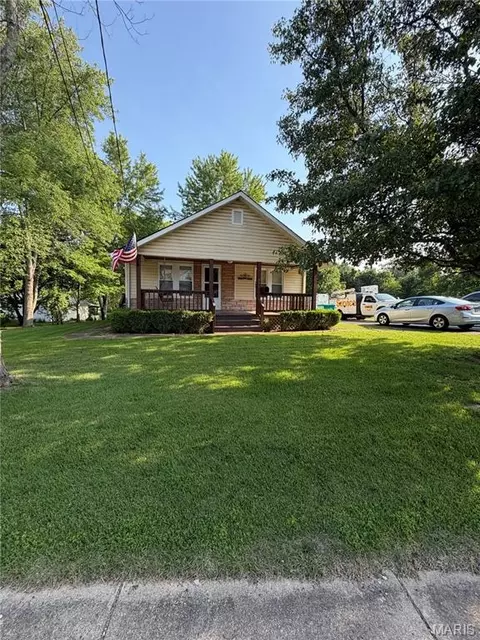 990 Virginia Mines Rd, Saint Clair, MO 63077