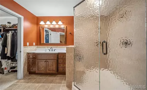 Bath - 56 W Nottingham Cir, Sullivan, MO 63080 photo 3 of 4