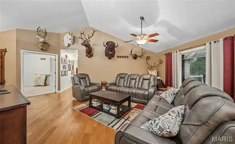 Living - 56 W Nottingham Cir, Sullivan, MO 63080 photo 1 of 1