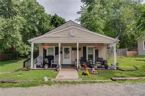3308 Fernwood Ave, Alton, IL 62002