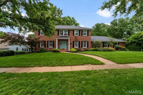 2416 Powders Mill Dr, Wildwood, MO 63005