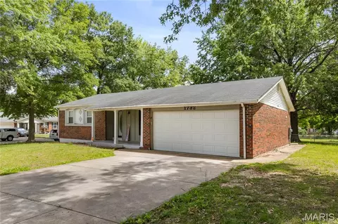 1732 Del Rosa Way, Saint Louis, MO 63138