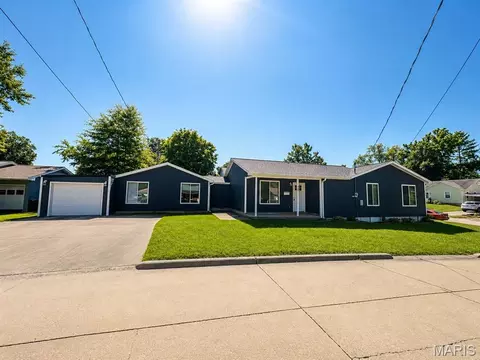 828 Dorothy Dr, Jackson, MO 63755