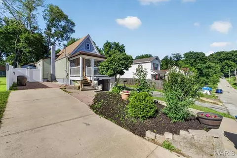 5616 Willard Ave, Affton, MO 63123