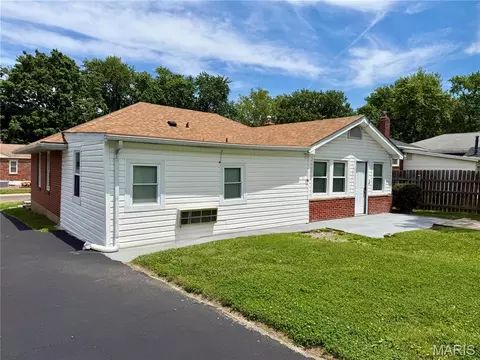 Exterior - 9010 Trefore Ave, Berkeley, MO 63134 photo 5 of 9