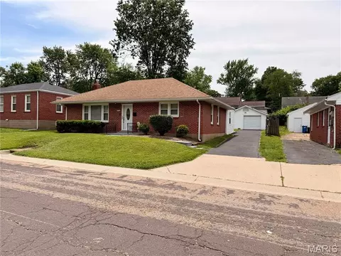 Exterior - 9010 Trefore Ave, Berkeley, MO 63134 photo 2 of 9