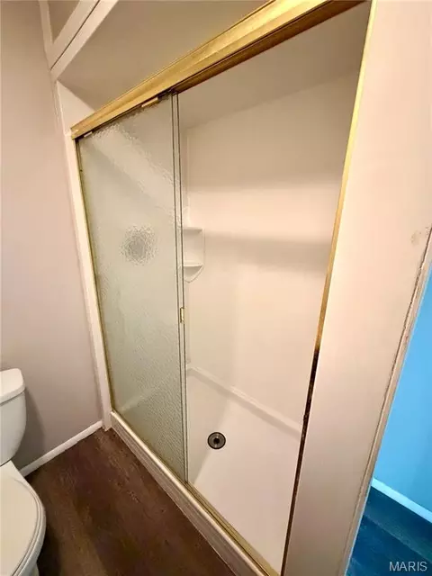 Bath - 9010 Trefore Ave, Berkeley, MO 63134 photo 6 of 6