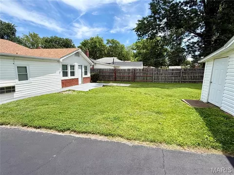 Exterior - 9010 Trefore Ave, Berkeley, MO 63134 photo 6 of 9