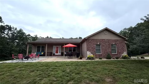 956 Rustling Oaks Ln, Sullivan, MO 63080