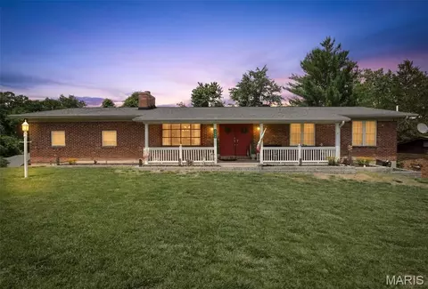 1760 Westview Dr, Imperial, MO 63052