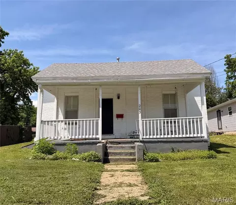 205 W 2nd St, Fulton, MO 65251