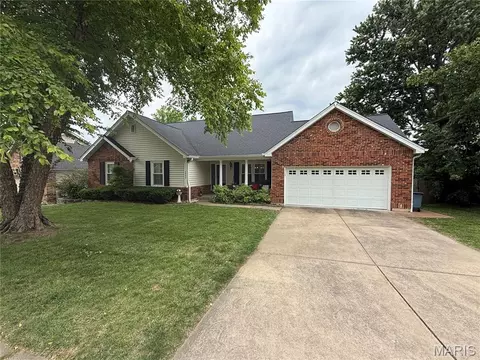 2953 Westborough Dr, Saint Charles, MO 63301