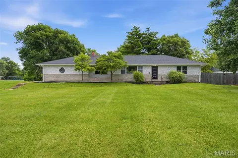 504 Wren Ave, Manchester, MO 63021