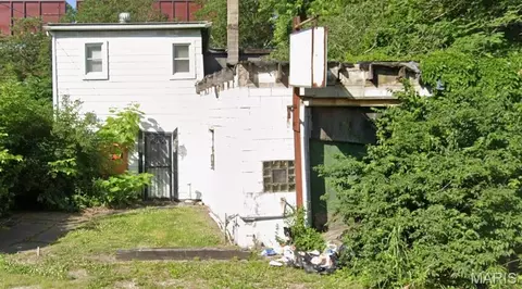 1956 Baker Ave, East St Louis, IL 62207