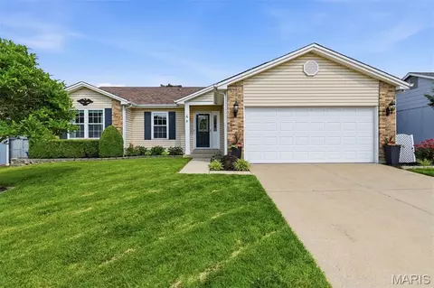 4 Cambourne Ct, Saint Peters, MO 63376