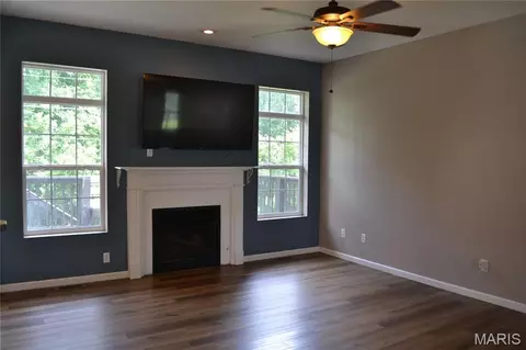 Living - 144 Ridgeview Dr, Saint Robert, MO 65584 photo 2 of 8