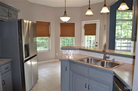 Kitchen - 144 Ridgeview Dr, Saint Robert, MO 65584 photo 3 of 4