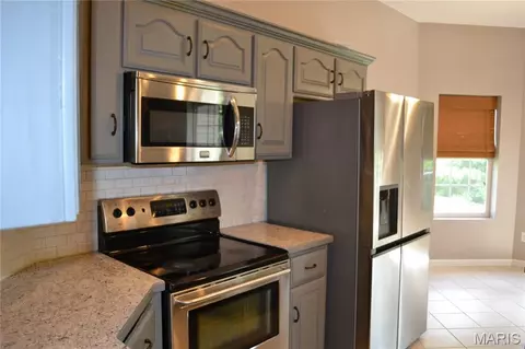 Kitchen - 144 Ridgeview Dr, Saint Robert, MO 65584 photo 4 of 4