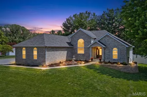 2654 Meridian Lake Dr, Shiloh, IL 62221