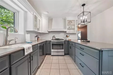 Kitchen - 23 Lincord Dr, Sappington, MO 63128 photo 2 of 4