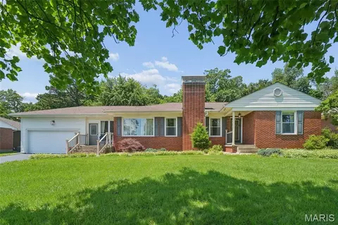 23 Lincord Dr, Sappington, MO 63128