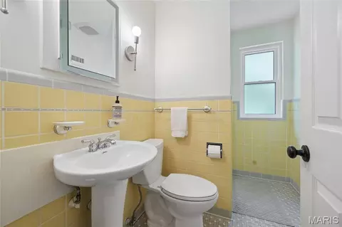Bath - 23 Lincord Dr, Sappington, MO 63128 photo 2 of 2