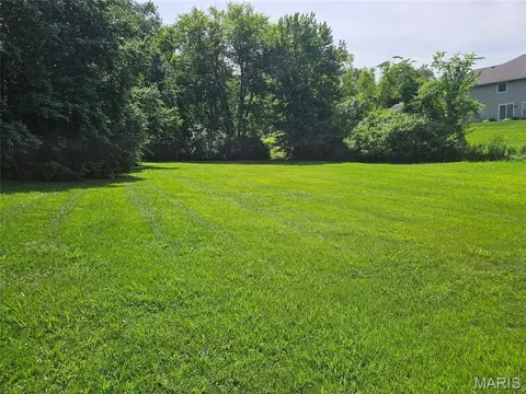 1170 San Juan Dr, Edwardsville, IL 62025