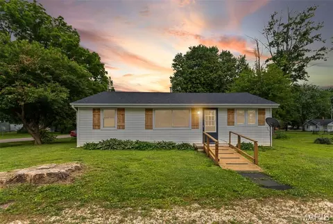 501 Commerce St, Pleasant Hill, IL 62366