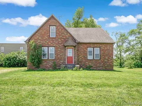 1526 W Saint Louis St, Nashville, IL 62263