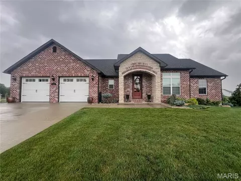 800 Lakeview Xing, Cape Girardeau, MO 63701