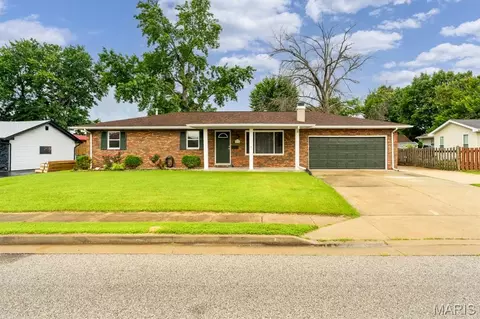 2574 Stratford Ln, Granite City, IL 62040